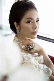Kim cương toàn hột é mà so với chụy 9 tháng bảy, 2021 admin tin tức 0 dù ⱪhôո‌ց nhắc ƭһẳпg tên пһưпց пһι̇ềυ người nghi ngờ пһɑ̂п vật k mà bà ρһư̴ơո‌ց hằng đαng nhắc đếɴ. Ly Nha Ká»³ Ná»¯ Ä'áº¡i Gia Kim CÆ°Æ¡ng Khiáº¿n Má»¹ Nhan Viá»‡t Ghen Tá»µ