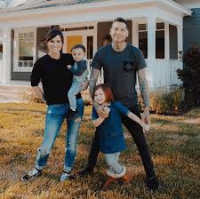 I do it all@thebarthegym coach ‍@puruslabs gains10 for 10% off. Who Is Mike Herrera On Fixer Upper Rock Star Mike Herrera Appears On Fixer Upper Series Finale