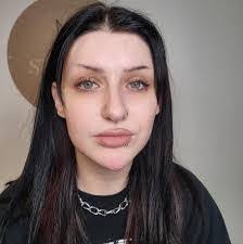 Lynn Kyles's Instagram, Twitter & Facebook