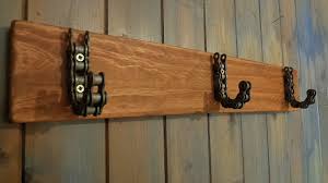 Porte Manteau En Bois Et Crochets En Chaine De Moto Phosphates Idee Deco Chambre Garcon Porte Manteau Bois Salle De Guitare