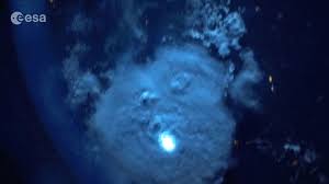 Animated Gif Lightning Seen From Space Space Incredible lightning strike animations caught close up and scary giant thunderclouds. animated gif lightning seen from space