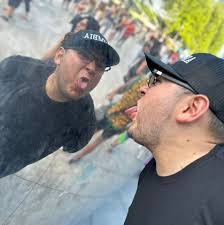 Continuing with my top 5 favorite DJ Shadow related music videos, here's  number 4: Unkle's “Rabbit In Your Headlights” (1998). Directed by the  inimitable Jonathan Glazer, this video was initially banned by