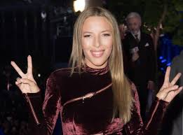 Ulož.to je v čechách a na slovensku jedničkou pro svobodné sdílení souborů. Ewa Chodakowska Wiek Wzrost Instagram Jurorka Dance Dance Dance W Liczbach Eska Pl