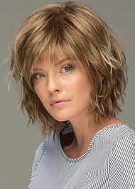 Ultrachic cette coiffure sublime les cheveux longs ou milongs le temps une chevelure préalablement lissée puis coiffez vos cheveux vers l'arrière de la tête. 36 Idees De Cheveux Fins Mi Longs En 2021 Cheveux Coupe De Cheveux Cheveux Fins Mi Longs