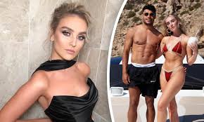 The pair, both 28, wrote on. Little Mix Star Perrie Edwards Complains About Footballer Beau Alex Oxlade Chamberlain S Diet Daily Mail Online