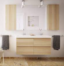 La finition en bois et les tiroirs à fermeture silencieuse en bois massif vous permettent de démarrer la journée avec une agréable sensation de calme. Salle De Bain Godmorgon Ikea Salle De Bain Idee Salle De Bain Mobilier Salle De Bain