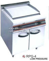 Letaknya berada dibagian tengah diantara 2 tungku kompor. Memanggang Steak Dan Ikan Lebih Mudah Dengan Gas Flat Griddle Mesin Raya