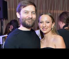 Все детство тоби магуайр постоянно переезжал с одного места на другое. Tobi Maguajr Obyavil O Razvode Jetsetter