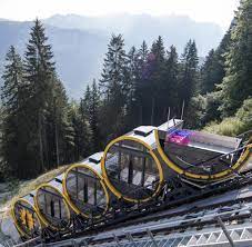 Die steilste standseilbahn der welt zwischen schwyz und stoos. Zentralschweiz Die Steilste Standseilbahn Der Welt Verblufft Welt