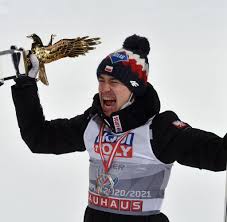 Thomas müller und seine frau lisa haben eine gemeinsame leidenschaft. Bayern Star Thomas Muller Betreibt Eu Besamungsstation Fur Dressurpferde Welt