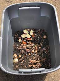 How To Make A 10 Diy Compost Bin For Your Garden Homesteading Where You Are Compost Bin Diy Diy Compost Homemade Compost Bin