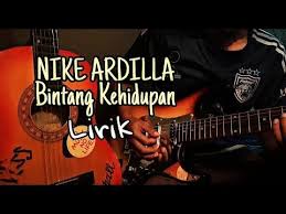 Nike Ardila Bintang Kehidupan Lirik Gitar Cover By Gitar Murah Youtube Cover Songs Nike Cover