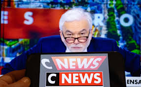 Pascal Praud de CNews : une perte de terrain face à la concurrence ?