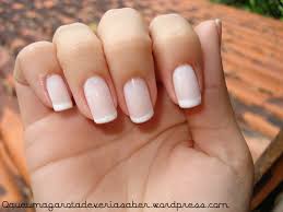 Esmaltes (1 branco para fazer a francesinha e outros coloridos para o desenho). Unhas Francesinhas Oque Uma Garota Deveria Saber