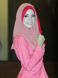 @janda_sange12's account is temporarily unavailable because it violates the twitter media policy. Pin Di Selebriti