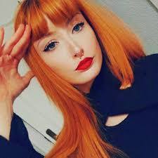 Sarah Mathers's Instagram, Twitter & Facebook