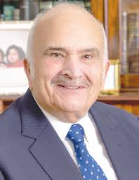 King visits IEC, checks