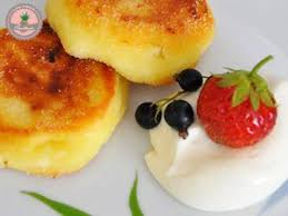 Syrniki Russische Quarkpuffer Reinbeissen Und Geniessen Dessert Rezepte Einfach Lebensmittel Essen Schichtkase