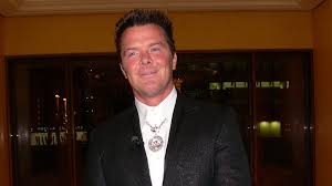 Der nachtclubbesitzer marcus prinz von anhalt, damals noch marcus eberhardt, hatte sich 2006 für eine stattliche summe von frederic adoptieren lassen. Fur Rolex Co Captured Robbery In A Villa With Prince Marcus