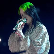 Billie eilish has given fans their first glimpse of her new hair color! Billie Eilish Just Confirmed She Hid Her Blonde Hair With A Wig E Online