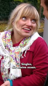 Kinderlieder in 2022. @mariaclaragroppler #mariaclaragroppler #vegan  #kinderlieder #bärchenwurst #glutenintolerant #comedy #standupcomedy