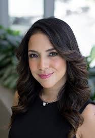 Carolina Bueno's Instagram, Twitter & Facebook