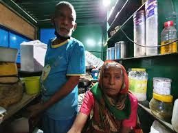 Baba ka dhaba owner, kanta prasad, has filed a police complaint against youtuber gaurav wasan who first shot the video of the elderly couple. Baba Ka Dhaba Elderly Couple In Delhi S Malviya Nagar Say Their Lives Changed Overnight After Their Story Went Viral Business Insider India