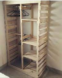 Almari pakaian terbuka kini menjadi pilihan bukan hanya atas faktor harganya yang jauh lebih murah, tetapi juga kerana ia sangat praktikal dan memudahkan kegunaan harian. 8 Diy Rak Baju Ideas Diy Pallet Furniture Closet Designs Clothing Store Interior
