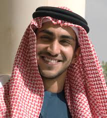 1870 Alumni Welcome Sharjah Ruler to AUS Alumni Reunion Dinner