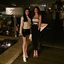 Eği̇ti̇m aliyor deren talu, şu sıralar amerika'da modellik ve oyunculuk eğitim alıyor. Memurlar Net Derin Talu 15 Oldu Defne Samyeli Den Duygusal Paylasim