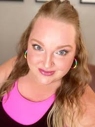 Sharing new sunglasses and receiving positive feedback