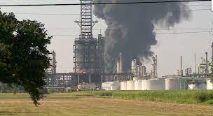 Massive fire erupts after 'chemical leak' at Marathon refinery near New  Orleans | The Independent