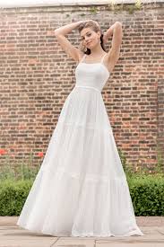 Brautkleid kurz sind in großen nachfrage in den märkten heute. Schlichte Brautkleider Schlichte Hochzeitskleider Elegant Puristisch Edel