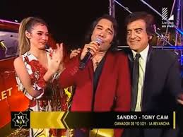 Venció en la final a 'axl rose' y al 'zambo' cavero. Yo Soy Sandro Fue El Gran Ganador De La Noche Video