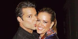 Tras el estreno del primer capítulo de la serie de luis miguel, rebecca alba, quien es amiga de luis miguel, y se quedó impactada al conocer el. Ricky Martin Y Rebecca De Alba Perdieron Un Hijo