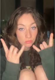 Hi. . . . . #singersongwriter #songwriter #sadsongs #losangeles #pop  #indiepop #folkmusic