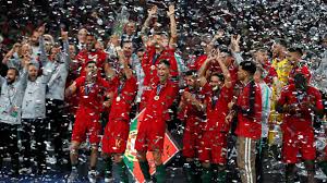 A seleção portuguesa de futebol é a equipa nacional de portugal e representa o país nas competições internacionais de futebol. Selecao Portuguesa Vai Aos Aliados E A Camara Do Porto