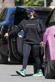 View all pictures, buttons and outfits from addison rae (@addisoneasterling) on 21 buttons | 6,073 followers Addison Rae In A Black Outfit Goes To A Pilates Class In West Hollywood 02 24 2021 Lacelebs Co