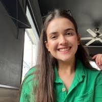 Lara Allison's Instagram, Twitter & Facebook