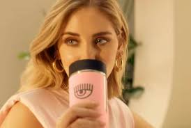 La noticia se anunció tanto en las redes sociales de chiara como de nespresso, en las cuales pudimos conocer la. Dove Comprare Travel Mug Chiara Ferragni Per Nespresso E Quanto Costa