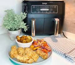 The ninja ® air fryer makes it easy to cook your favorite meals and snacks, like french fries. Ninja Kitchen Uk Twitterren Erinc Eats Ig Made Chicken Tenders Pancetta Roasted Potatoes With Mediterranean Vegetables In Her Ninja Foodi Dual Zone Air Fryer Af300 And It Looks Completely Delicious Recipe