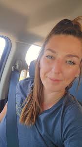 What are traits of a feminine woman in a relationship?