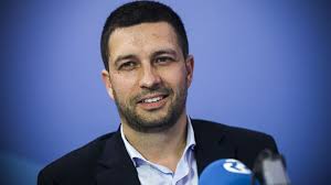 Jovem joão ferreira feliz pela estreia de águia ao peito na liga europa. Joao Ferreira Pcp Tem Pessoas Bem Mais Destacadas Do Que Eu Para Secretario Geral Renascenca