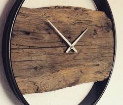 Dieses mal zeigt er uns seinen ansatz mit einfachen mitteln eine wanduhr zu bauen die auch von der optik her. Wanduhr Clock Wanduhr Holz Wanduhr Minimalistische Wanduhren