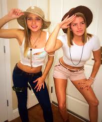 Alpha Phi Uconn Jungle Themed Mixer Aphi Uconn Alphaphi House Party Outfit Jungle Outfit Jungle Costume