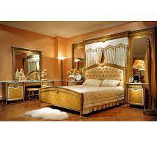 Each bedroom furniture piece you see in our collection is choose from gorgeous, solid woods such oak, brown maple, quarter sawn oak and cherry. Yb16 Traditional Antique Gold Super King Size Master Solid Wood Bedroom Furniture Alibaba Arabic Bedroom Set Buy Royal Luxury Italy Gold Bedroom Furniture King Size Master Bedroom Set Middle East Arab Bedroom Furniture