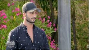 Déconseillé aux moins de 10 ans. The Black Hat Of Julian In The Princes And Princesses Of Love Spotern