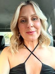 Debbie Manship's Instagram, Twitter & Facebook