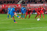 De vitesse spelmaker kreeg rood na twee keer geel in duel tegen ado. Oussama Tannane Nieuws Fcupdate Nl