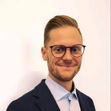 Ein grosser Meilenstein ist abgeschlossen 💪🍾🏁🥳 ❤️-lichen Dank an alle  die mich in den letzten 18 Monaten bei der berufsbegleitenden Weiterbildung  HFP "Betriebsleiter Transport und Logistik"…